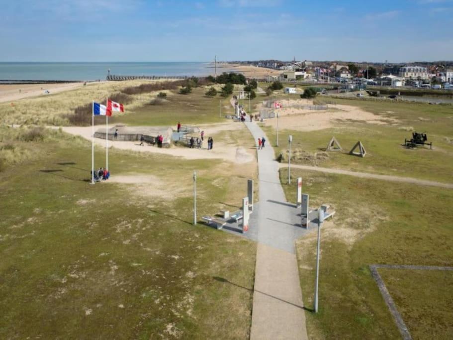 Maisonnette Du Bonheur Courseulles-sur-Mer Exterior foto